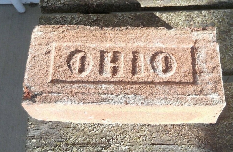 VINTAGE RECLAIMED OHIO RED CLAY BRICK STAMPED ANTIQUE GARDEN LANDSCAPE VINTAGE RECLAIMED OHIO RED CLAY BRICK STAMPED ANTIQUE GARDEN LANDSCAPE