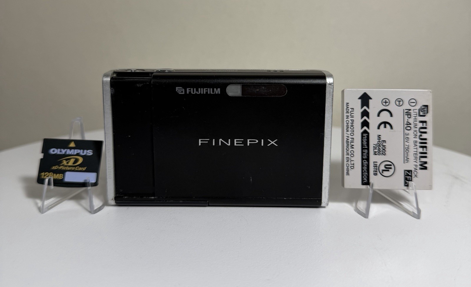 Fujifilm FinePix Z1 Digital Camera 5.1MP Point & Shoot BLK W/Battery & SD Card Fujifilm FinePix Z1 Digital Camera 5.1MP Point & Shoot BLK W/Battery & SD Card