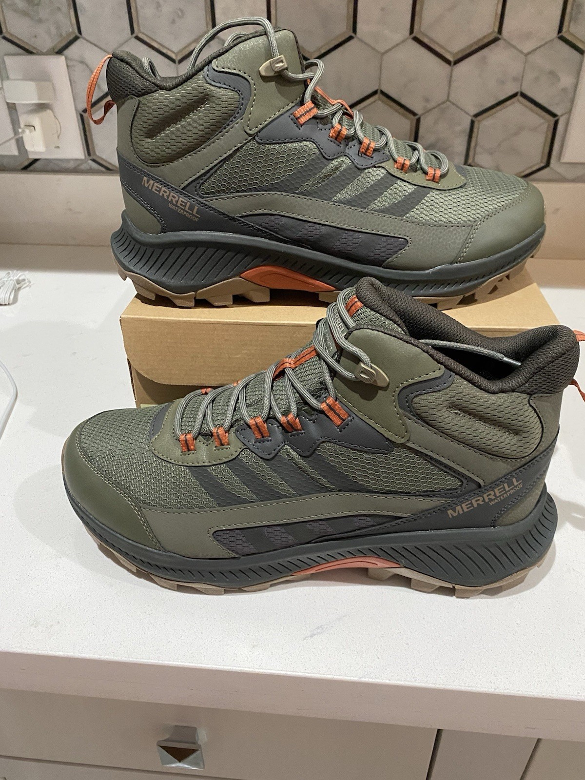 NEW Mens Merrell Speed Strike 2 Mid WP Hiking Boots Shoes, size 11 WIDE NEW Mens Merrell Speed Strike 2 Mid WP Hiking Boots Shoes, size 11 WIDE