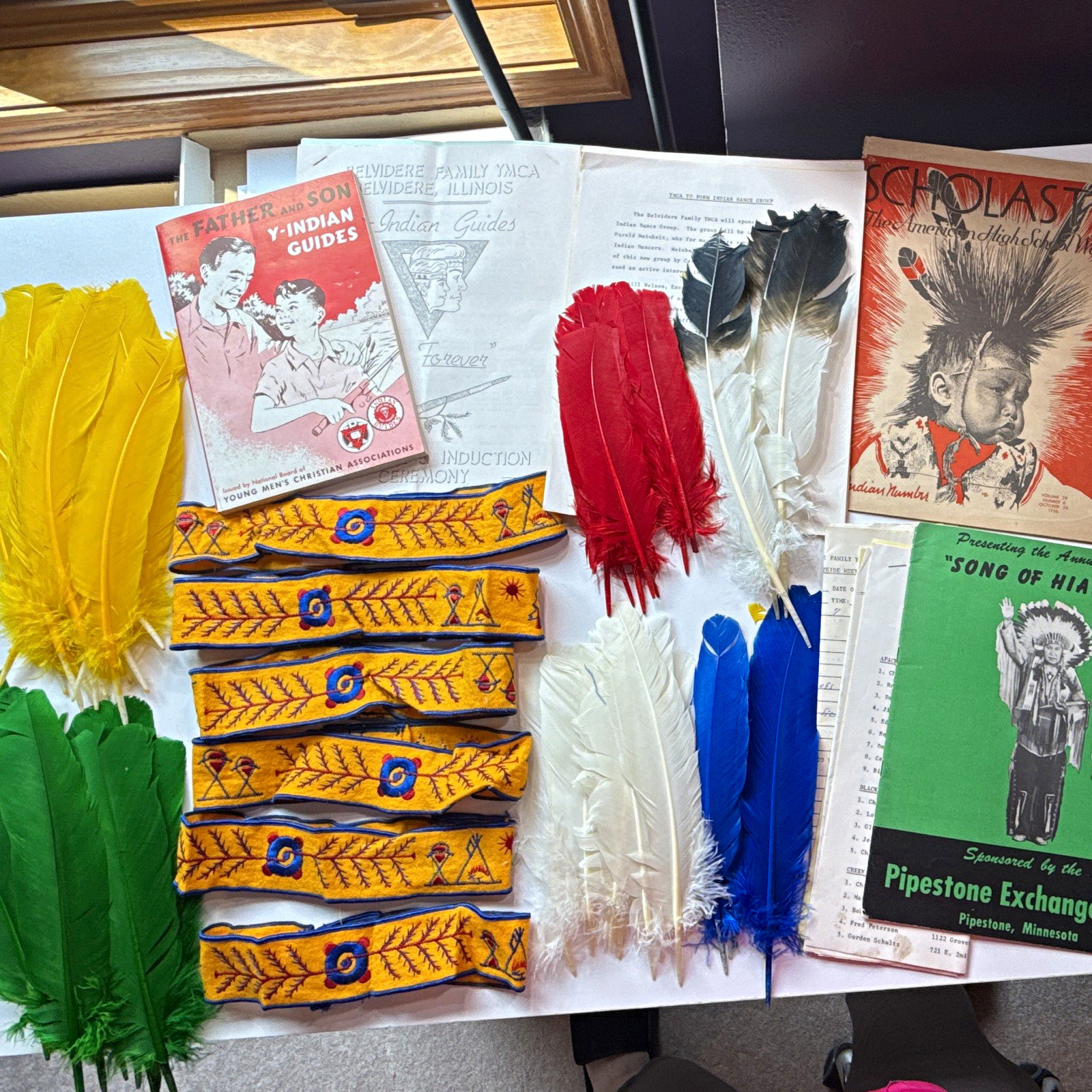 Vintage Y-Indian Guides Lot, 6 headdress & feathers, and 2 Booklets 1969 Vintage Y-Indian Guides Lot, 6 headdress & feathers, and 2 Booklets 1969