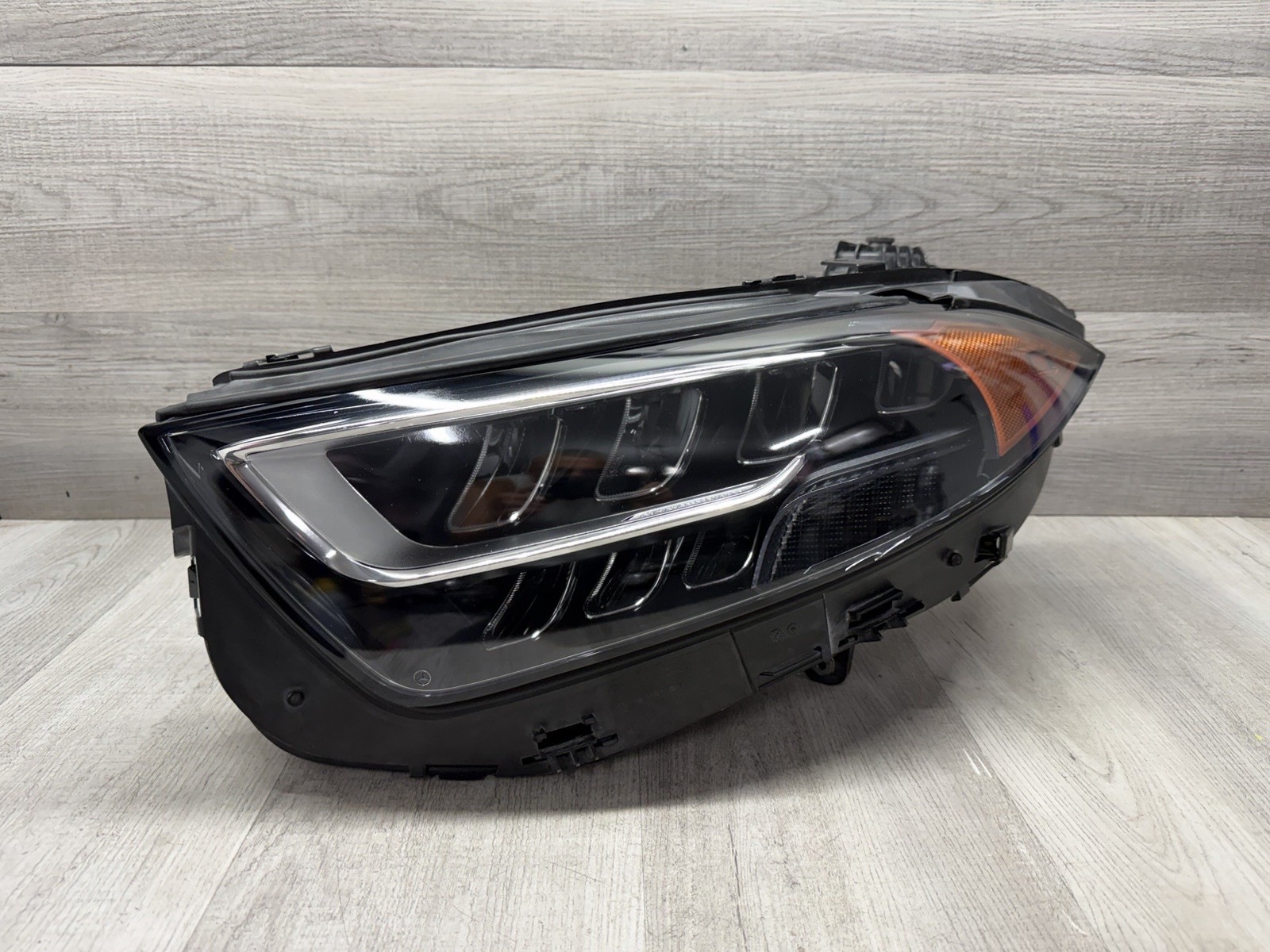 2019 2020 2021 Mercedes CLS 450 Headlight LH Driver OEM LED- Cracked Lens- (11)