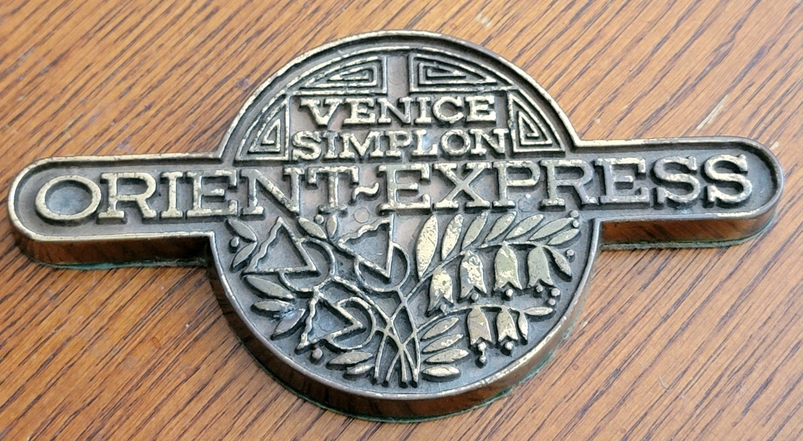 VENICE SIMPLON ORIENT EXPRESS SOLID BRASS BADGE EMBLEM PAPERWEIGHT FELT BACKING