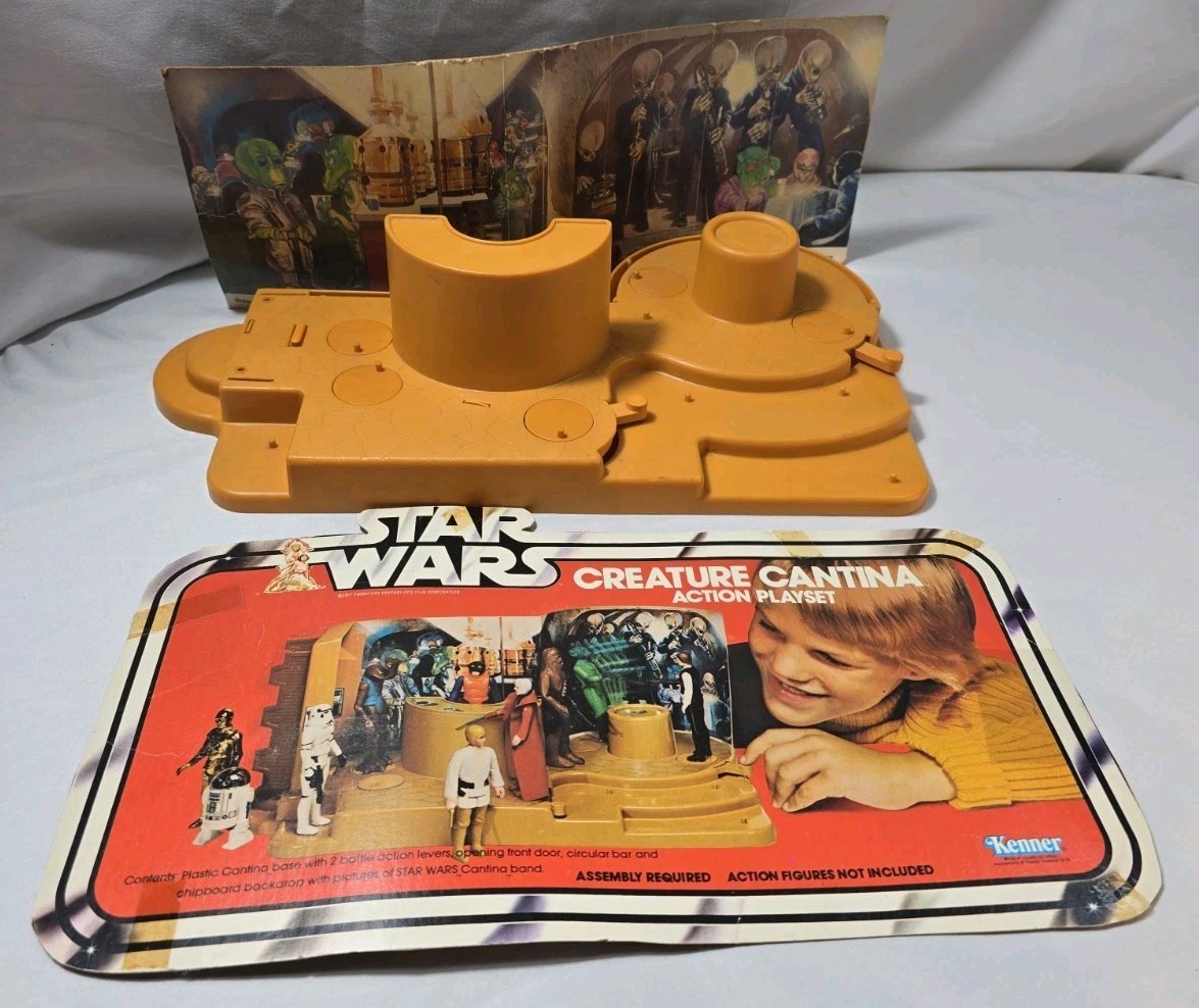 Vintage 1979 Kenner Star Wars Creature Cantina Playset Base & Cardboard Backdrop Vintage 1979 Kenner Star Wars Creature Cantina Playset Base & Cardboard Backdrop