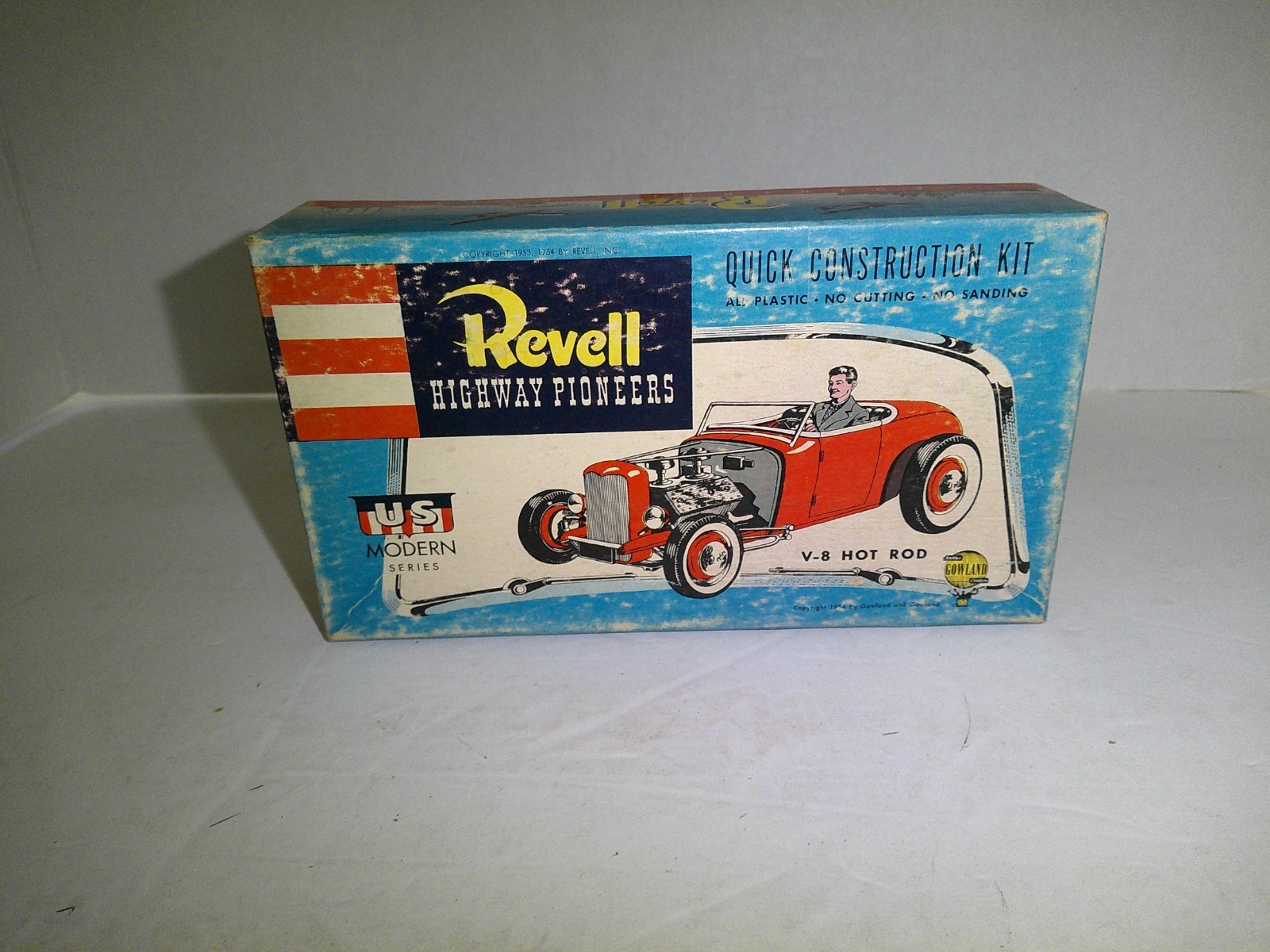 Revell Highway Pioneers H60-79 V-8 Hot Rod 1:32 Scale 1954 Revell Highway Pioneers H60-79 V-8 Hot Rod 1:32 Scale 1954