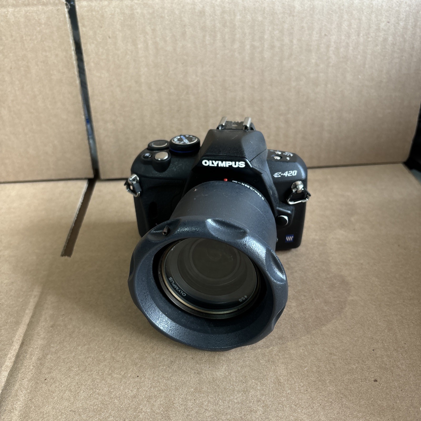 Olympus E-420 10MP Lens With Lens Tested Nice Condition No Cords Or Accessories Olympus E-420 10MP Lens With Lens Tested Nice Condition No Cords Or Accessories