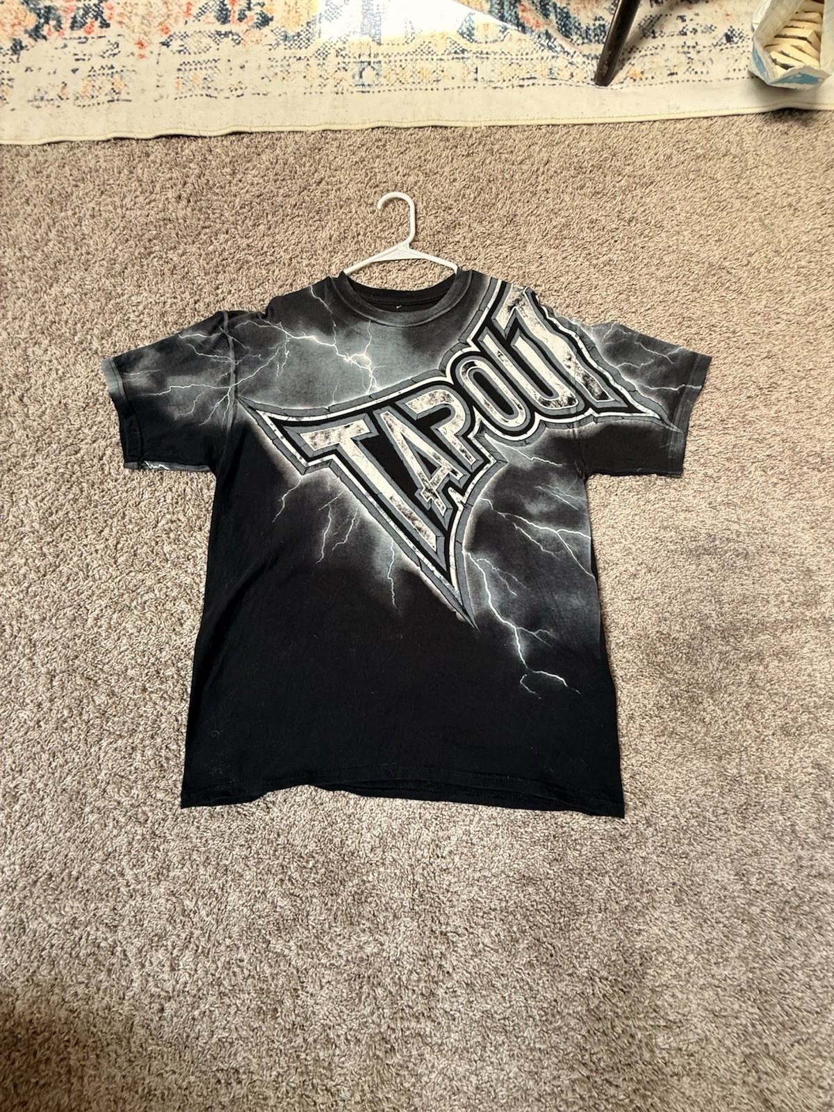 Vintage Tapout Lightning Bolt Graphic T-Shirt Black Y2K MMA No Tag Size L/XL Vintage Tapout Lightning Bolt Graphic T-Shirt Black Y2K MMA No Tag Size L/XL