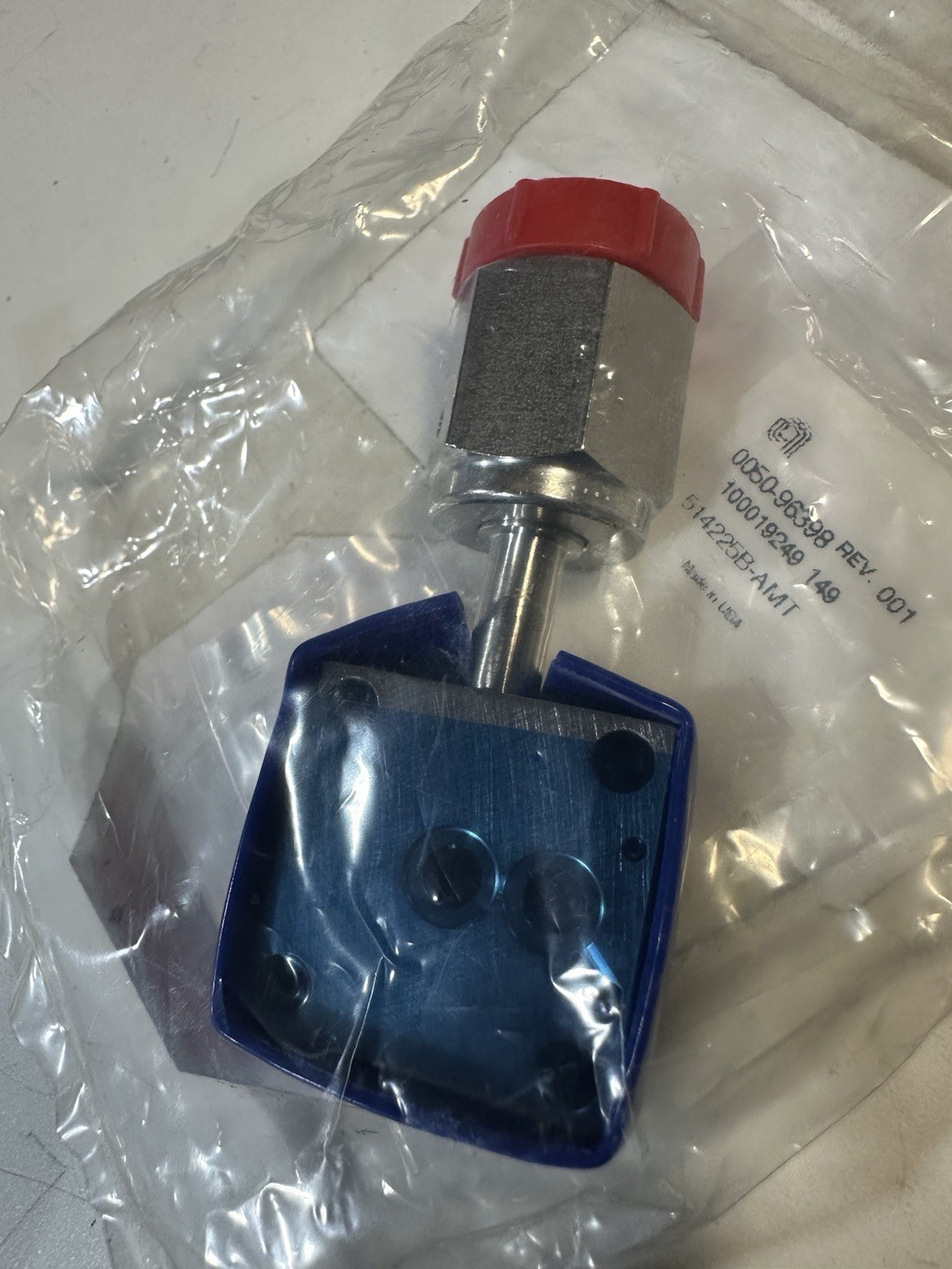 Applied Materials AMAT 3/16 Gas Manifold Feed Blok Adaptor 0050-96398 NEW SEALED