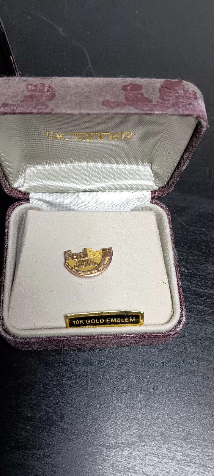 Vtg Federal Express FedEx 10Year Safe Driver 10k Yellow Gold Pin - 10kt EUC Vtg Federal Express FedEx 10Year Safe Driver 10k Yellow Gold Pin - 10kt EUC