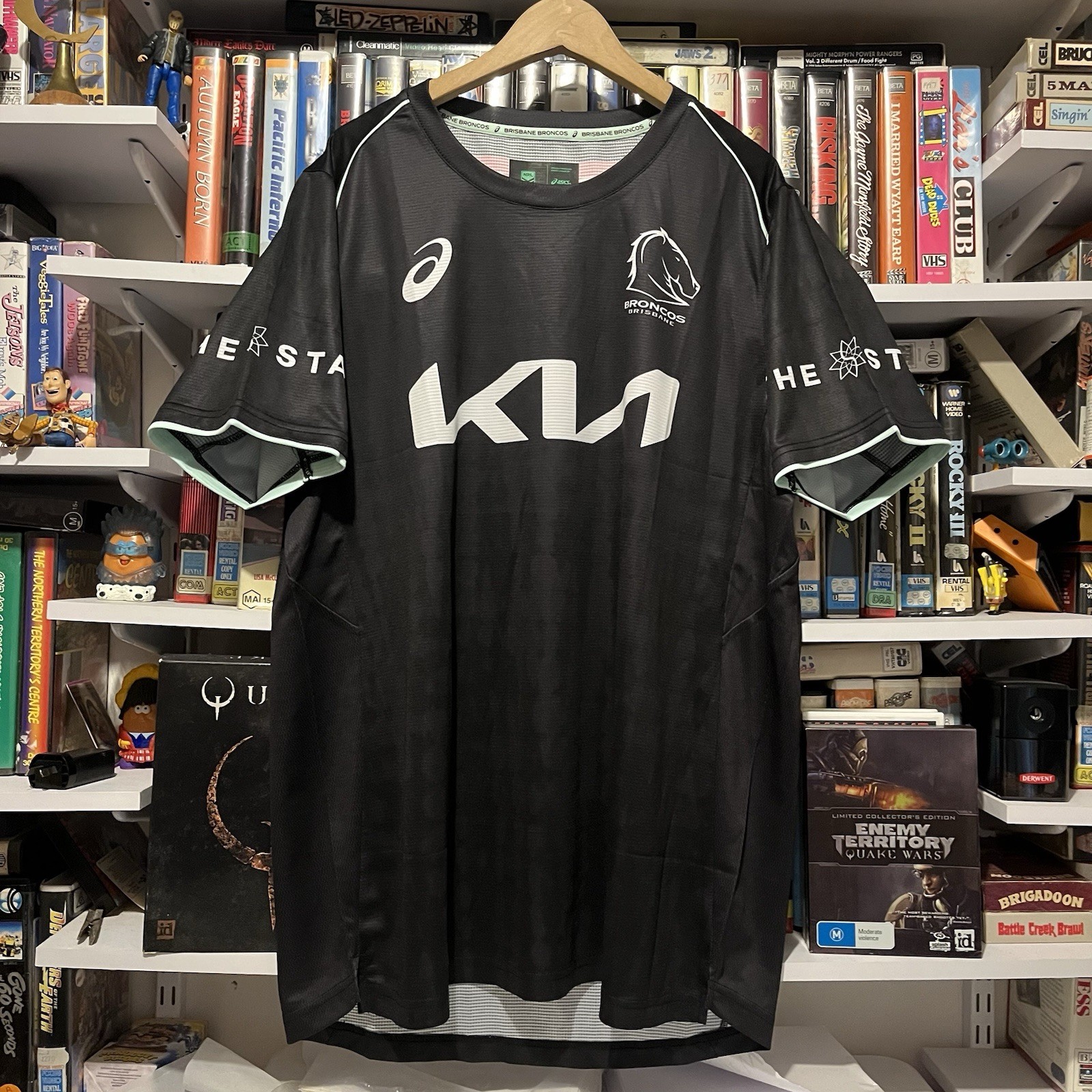 BRISBANE BRONCOS 2025 MENS BLACK TRAINING TEE Small Nwot New Official