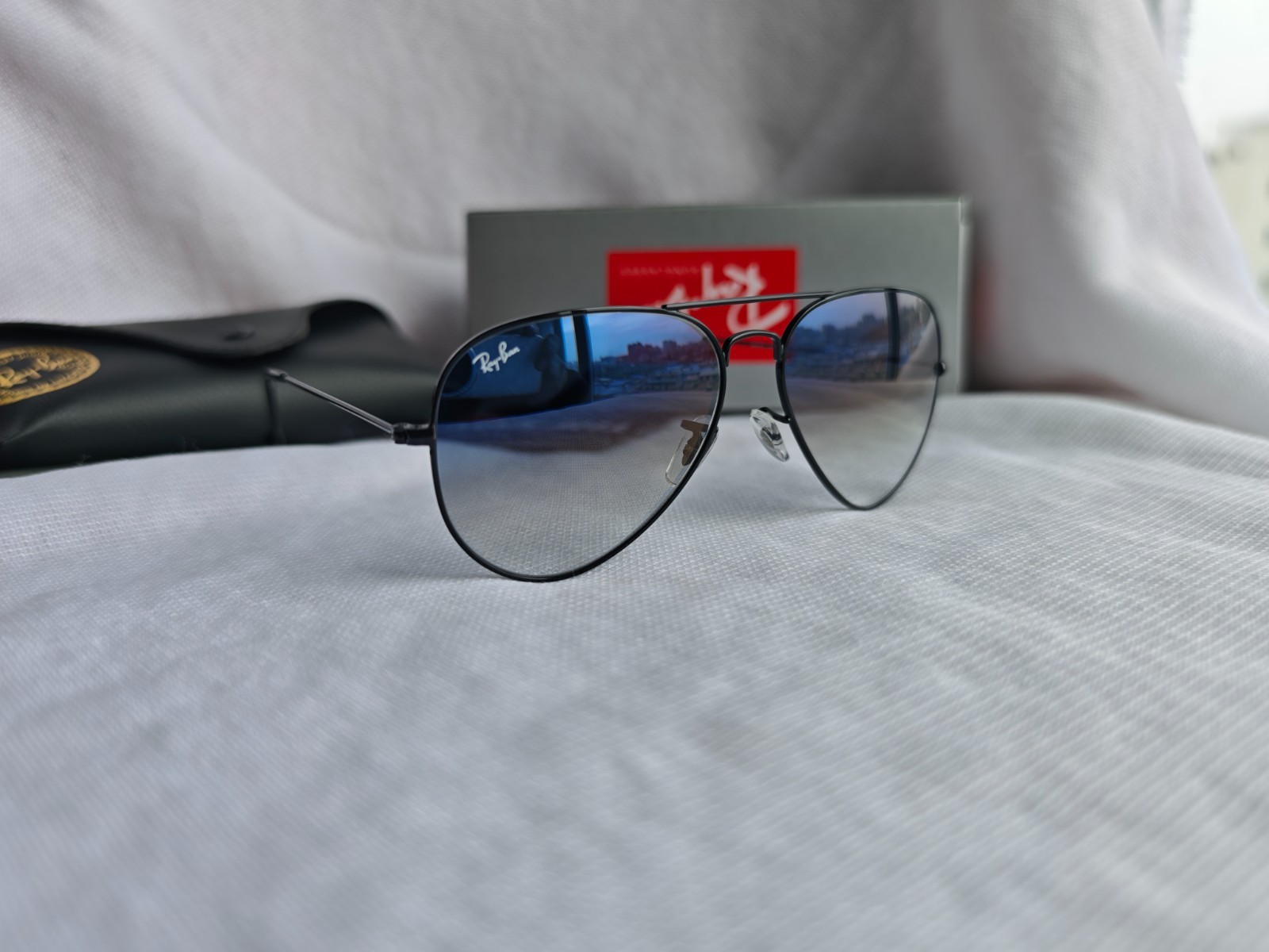 RAY-BAN RB3026 Aviator Sunglasses 62MM Gradient Blue Lens/Black Frame RAY-BAN RB3026 Aviator Sunglasses 62MM Gradient Blue Lens/Black Frame
