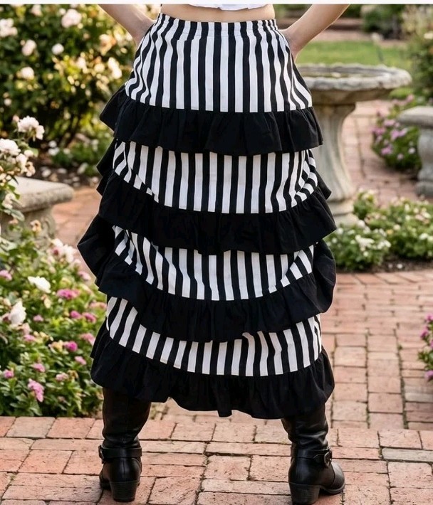 ThePirateDressing Women Steampunk High-Low Cotton Skirt - Black+White ThePirateDressing Women Steampunk High-Low Cotton Skirt - Black+White