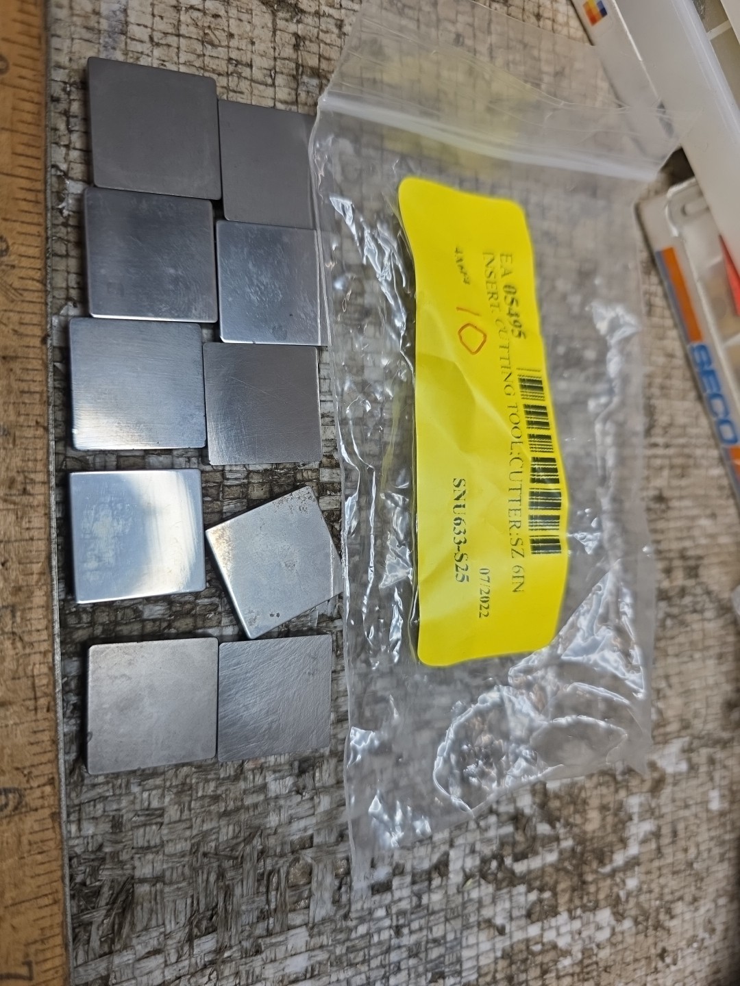 Qty 10 CARBOLOY SNU633-S25 UX30 Grade Carbide Inserts Qty 10 CARBOLOY SNU633-S25 UX30 Grade Carbide Inserts