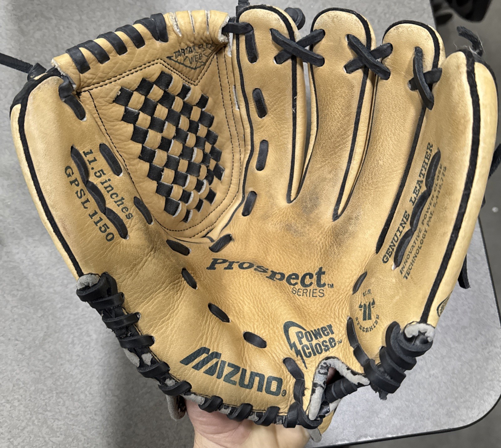 Mizuno Prospect Series Power Close II 11.5” Leather Baseball Glove RHT GPSL 1150 Mizuno Prospect Series Power Close II 11.5” Leather Baseball Glove RHT GPSL 1150