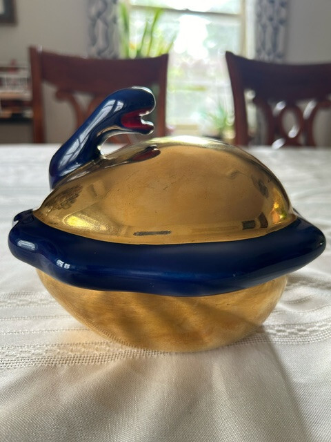 1983 Niki de Saint Phalle Porcelain Egg Perfumed Powder Container (empty) 1983 Niki de Saint Phalle Porcelain Egg Perfumed Powder Container (empty)