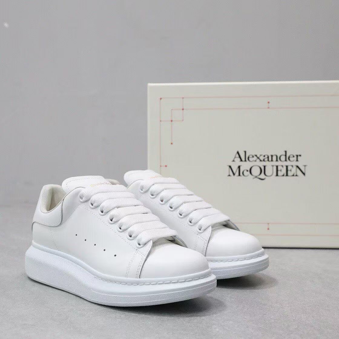 Alexander McQueen Oversized Sneakers Women\'s White Leather Shoes 