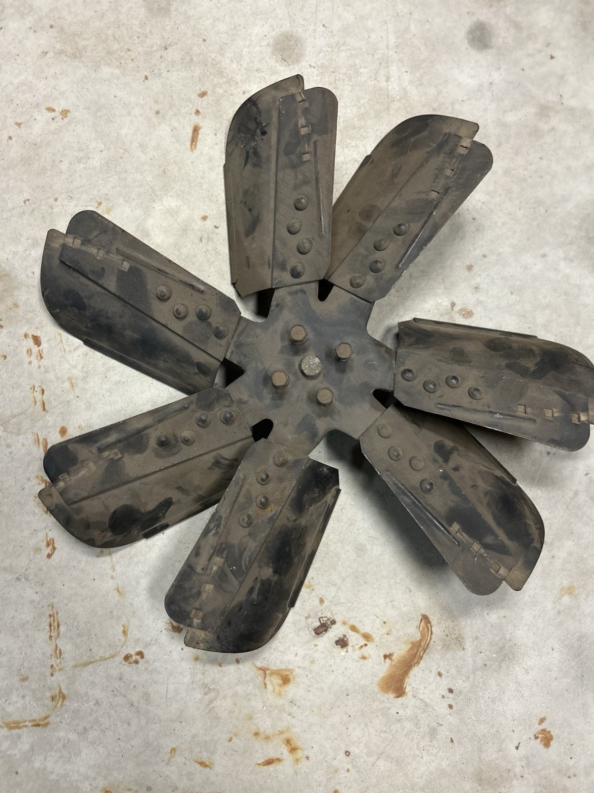 vintage 7-blade steel flex engine cooling fan P15430 late-60s & 70s GM Cadillac