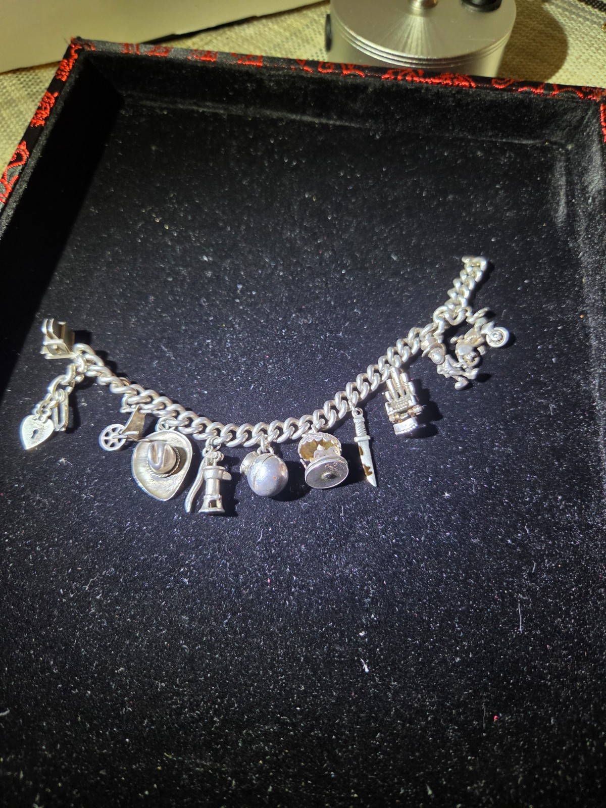 Vintage 925 Sterling Silver Charm Bracelet Western Theme Multiple Charms 41.8g Vintage 925 Sterling Silver Charm Bracelet Western Theme Multiple Charms 41.8g