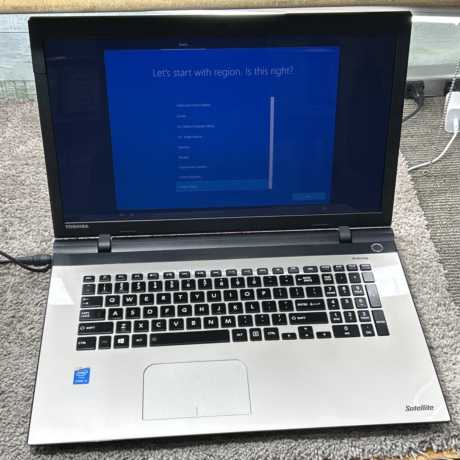 TOSHIBA SATELLITE L75-B7270 17.3