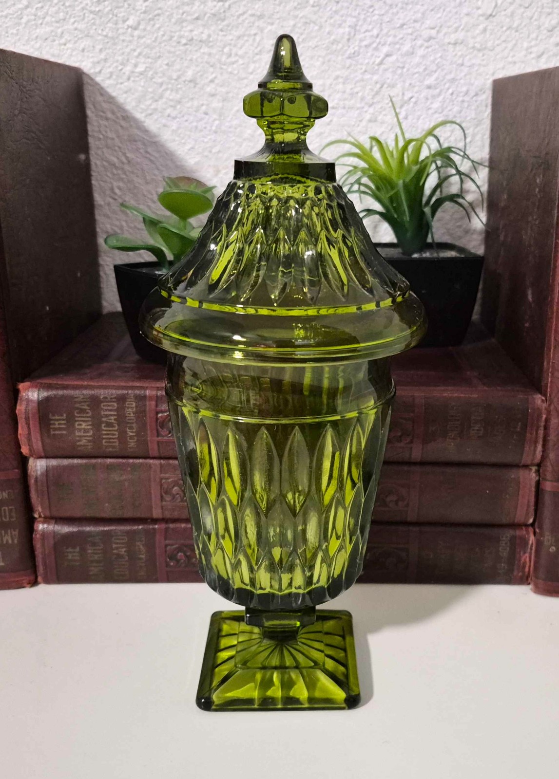 Vintage Indiana Glass Green Footed Lidded Candy Dish Diamond Point Pattern Mint Vintage Indiana Glass Green Footed Lidded Candy Dish Diamond Point Pattern Mint