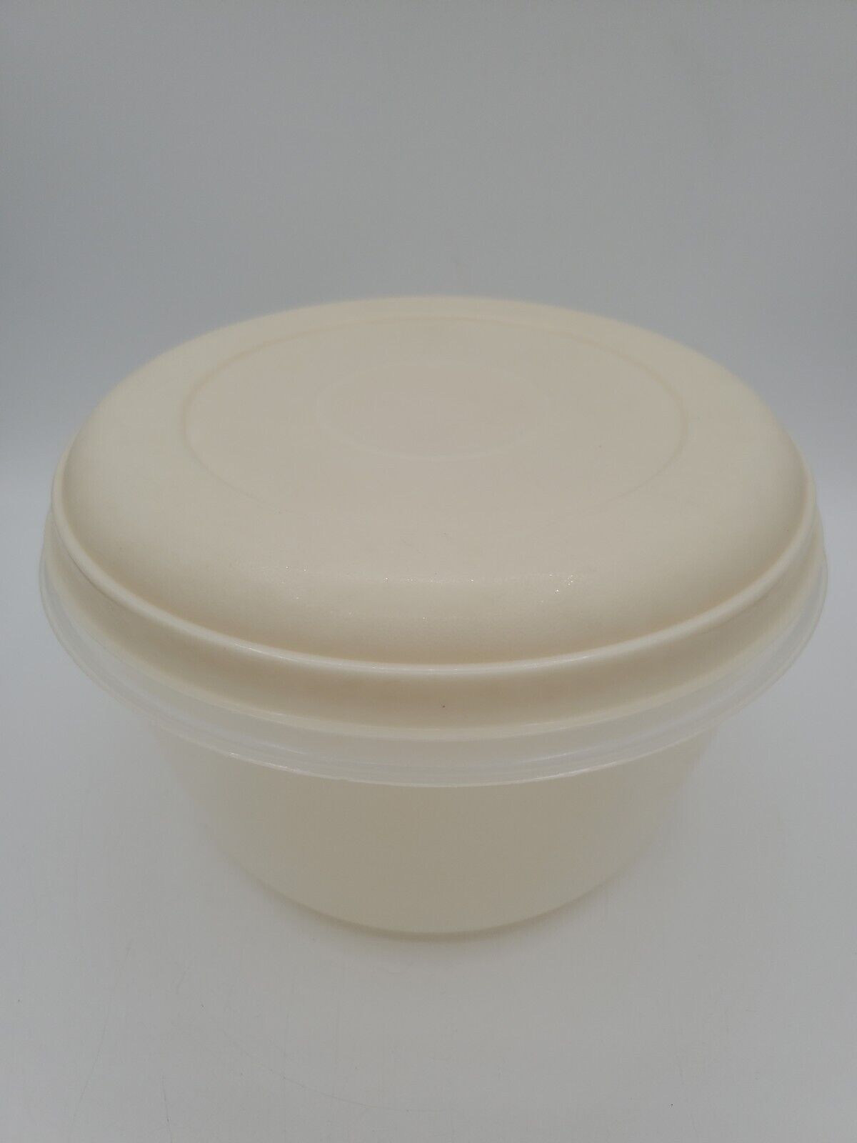 Vintage Rubbermaid Servin Saver #10 72oz Storage Container with Almond Lid #0169