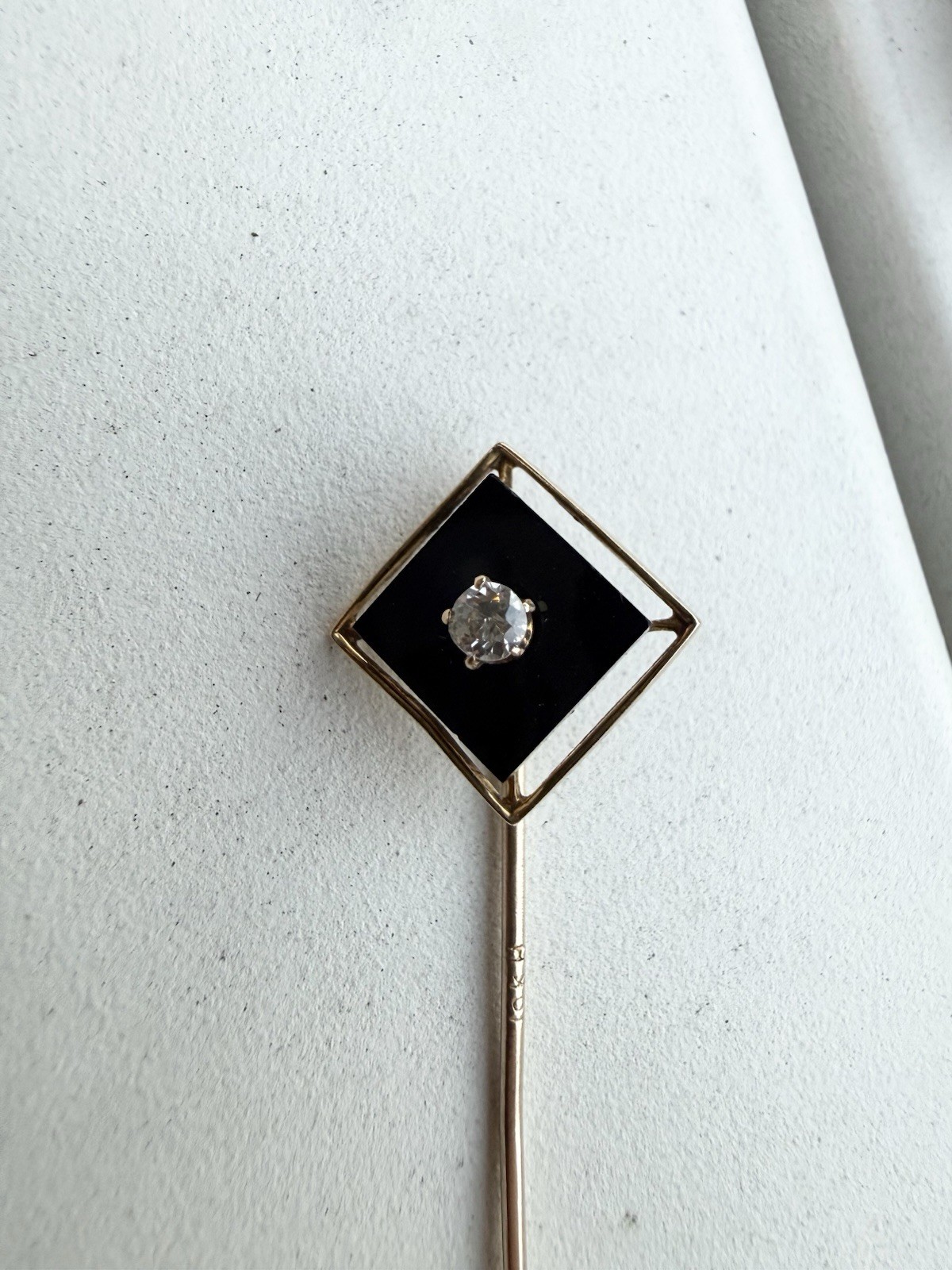Antique Vintage 10k Yellow Gold Kite/Diamond Shaped Onyx .15ct Diamond Stick Pin