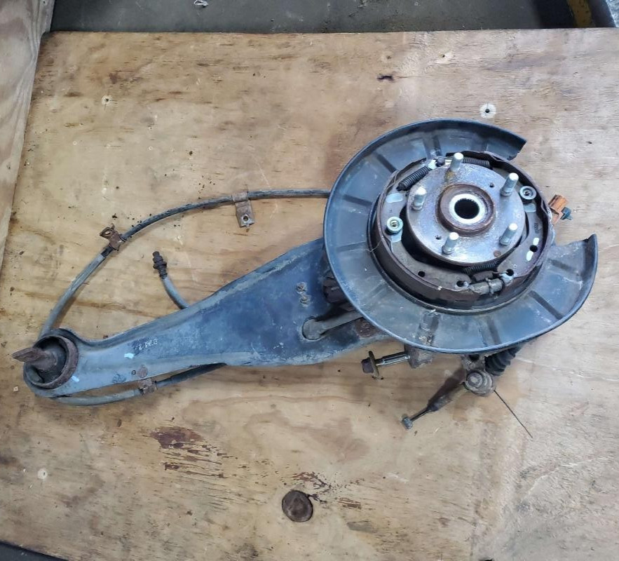 2003-2005 Honda Pilot 2001-2006 Acura MDX Rear Left Driver Knuckle Stub Axle OEM