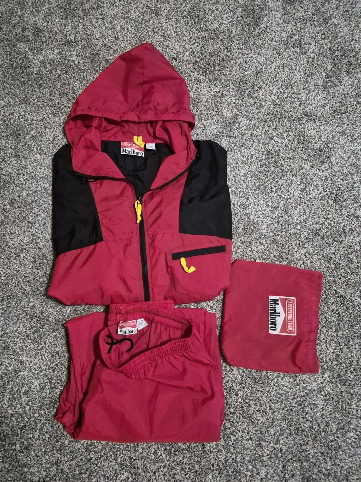 Marlboro vintage 90\'s adventure team tracksuit with bag Marlboro vintage 90\'s adventure team tracksuit with bag