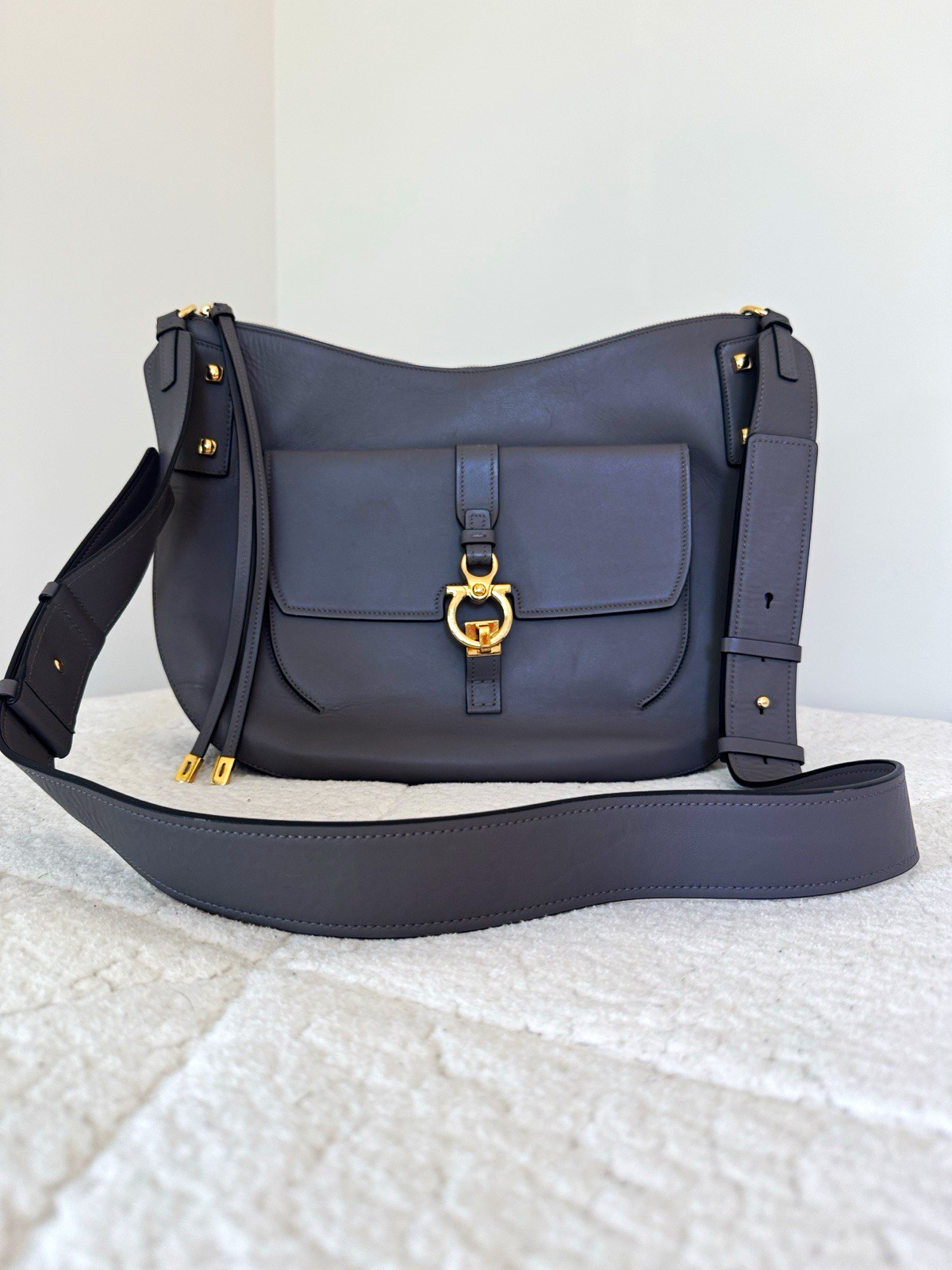 Salvatore Ferragamo Gancini Fiona Fumeé Urban Grey Leather Hobo (COA & receipt) Salvatore Ferragamo Gancini Fiona Fumeé Urban Grey Leather Hobo (COA & receipt)