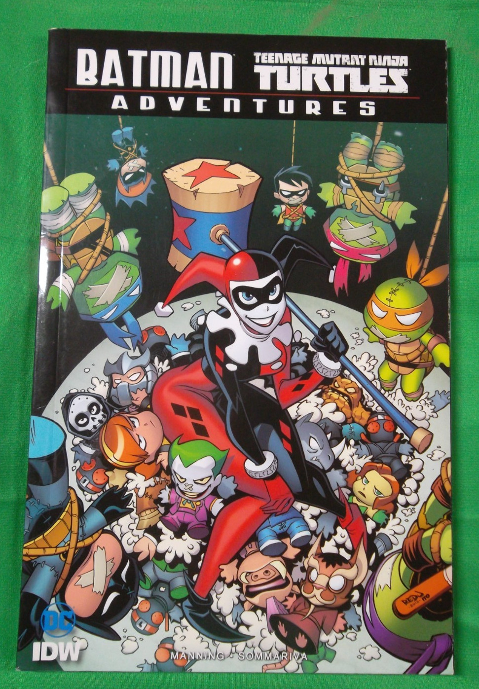 Batman Teenage Muntant Ninja Turtles Adventures  IDW crossover 2017 TPB
