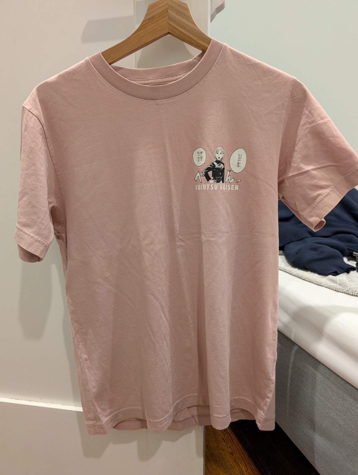 Uniqlo - Jujutsu Kaisen Nobara Pink Floral Graphic Tee Small Uniqlo - Jujutsu Kaisen Nobara Pink Floral Graphic Tee Small