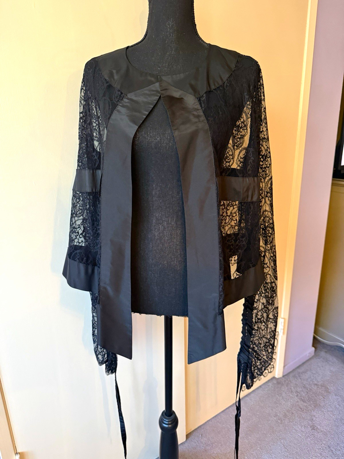 Thomas Wylde Black Floral Lace Sheer Silk Nylon Tie-Front Top Long Sleeve L Thomas Wylde Black Floral Lace Sheer Silk Nylon Tie-Front Top Long Sleeve L