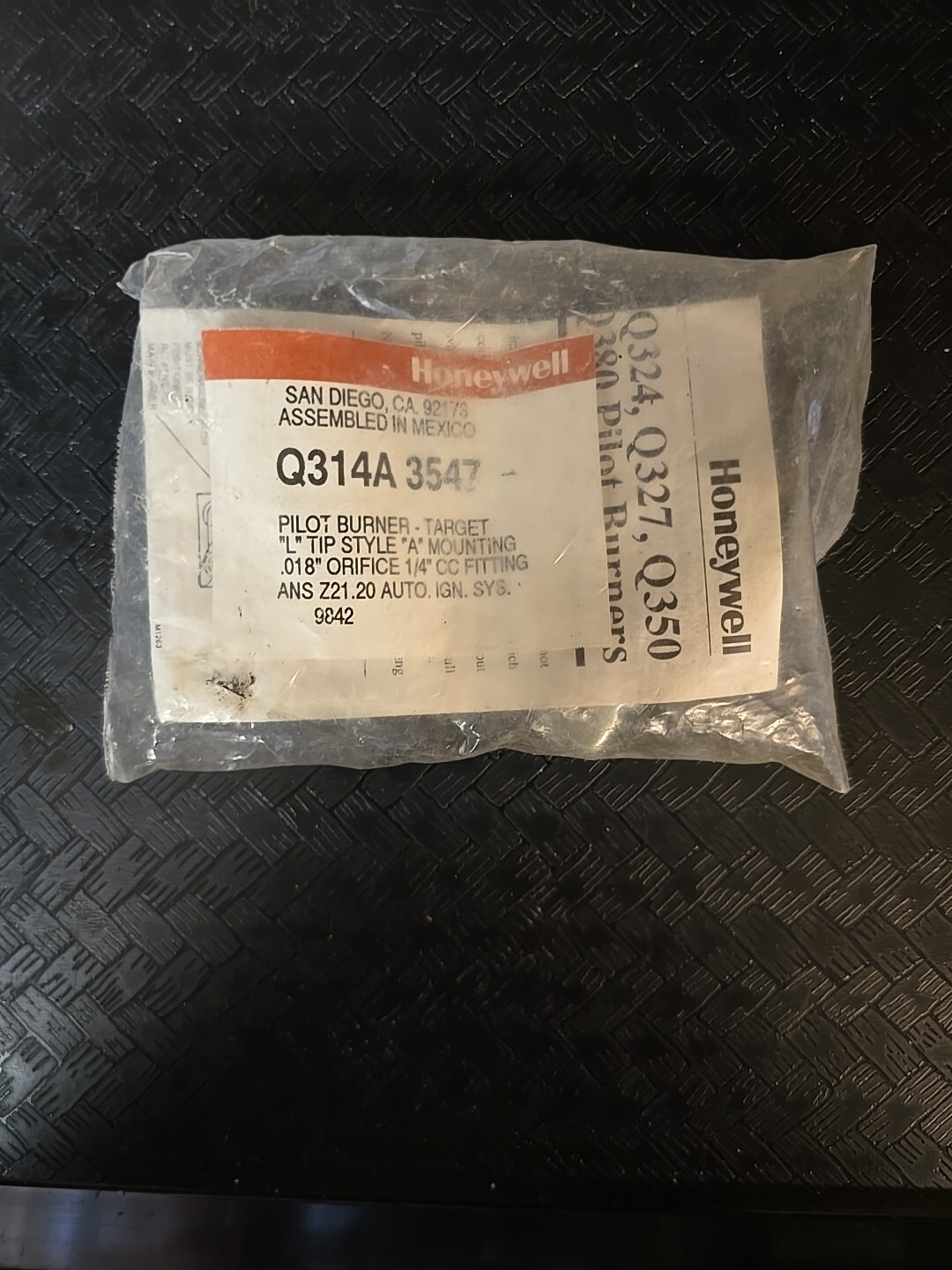 Honeywell Q314A 3547 Pilot Burner - target L Tip Style A Mounting.