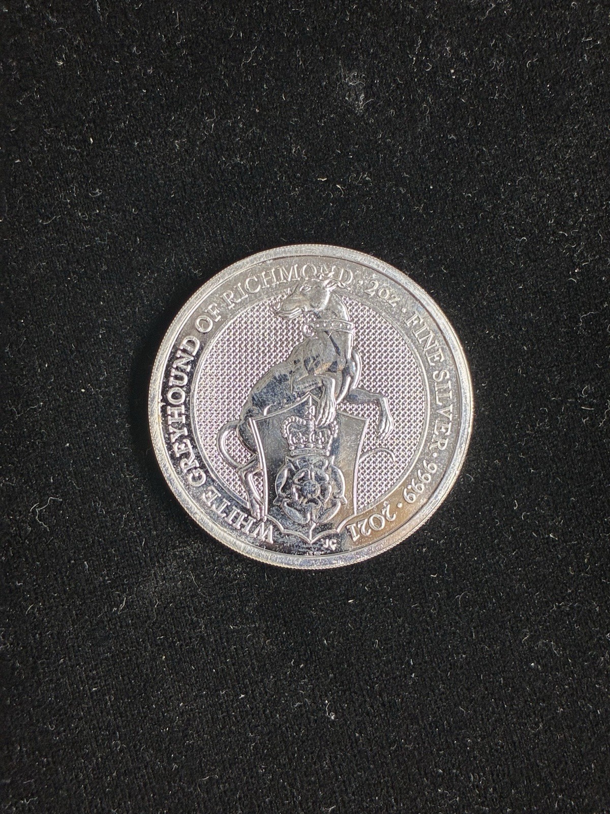 2021 Great Britain 2oz Silver Queen's Beast, White Greyhound of Richmond Round. 2021 Great Britain 2oz Silver Queen's Beast, White Greyhound of Richmond Round.