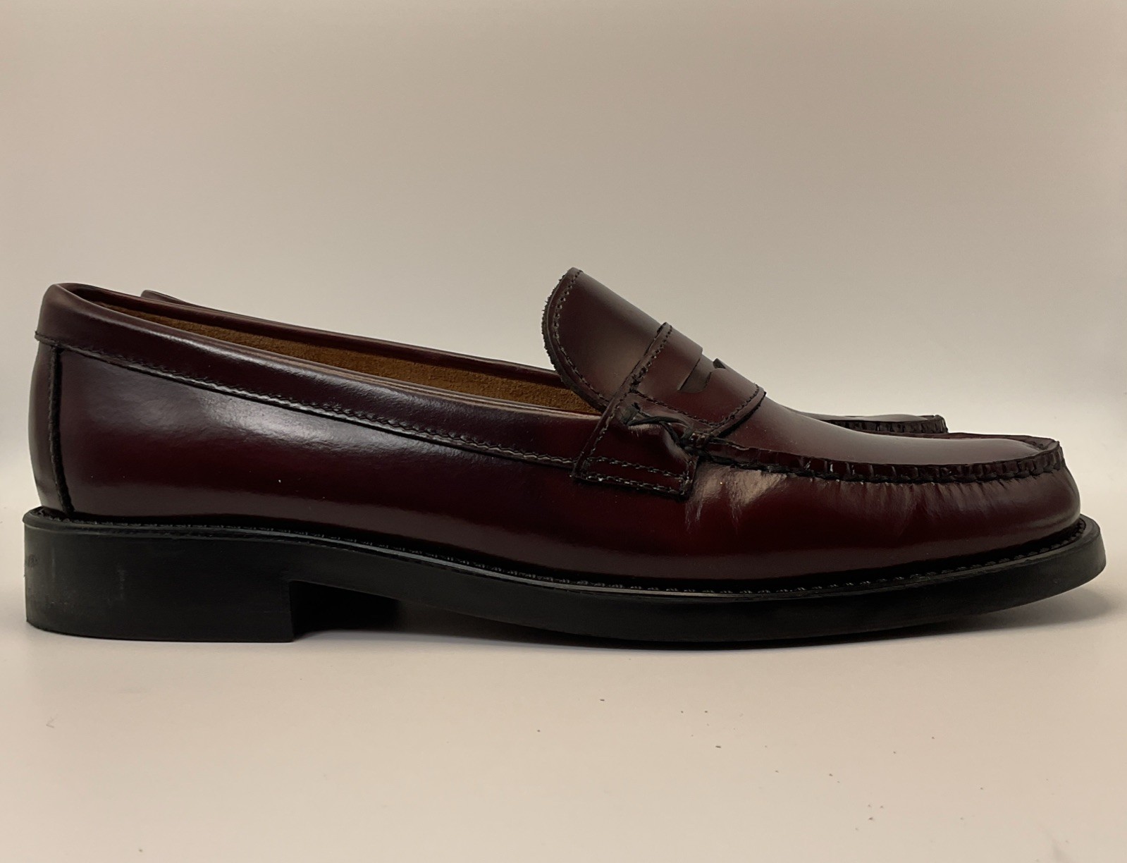 G.H. Bass Weejuns Burgundy Penny Loafers Women\'s 9M Preppy Academia Office G.H. Bass Weejuns Burgundy Penny Loafers Women\'s 9M Preppy Academia Office