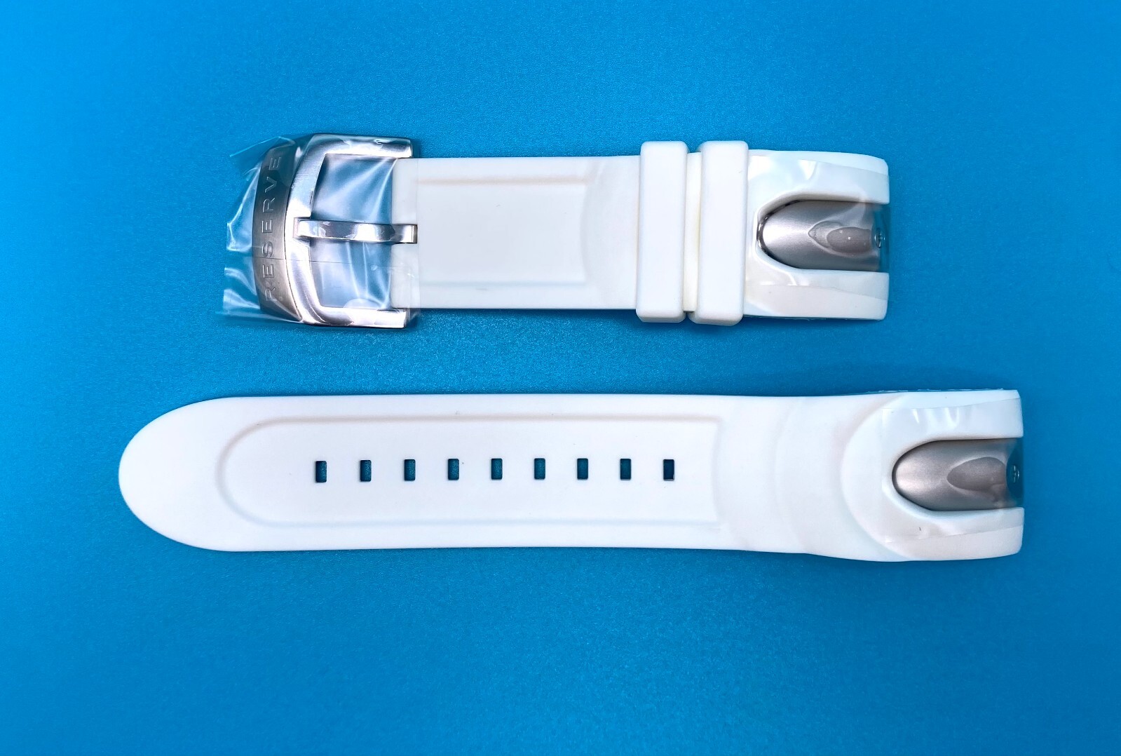 Authentic Invicta Venom 1408 White Polyurethane 26mm Watch Band Authentic Invicta Venom 1408 White Polyurethane 26mm Watch Band