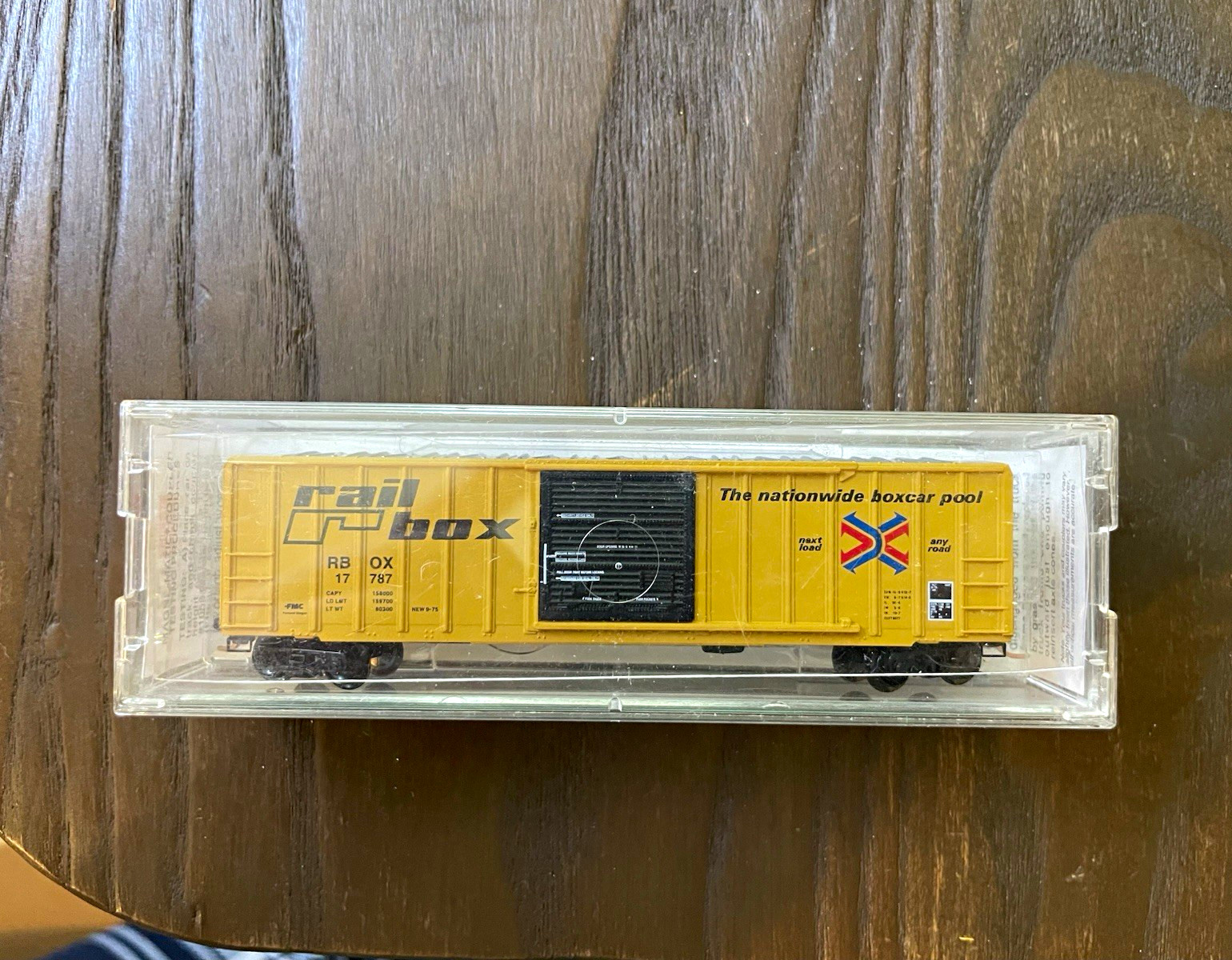 Micro-Trains N Scale Railbox Box Car RBOX 17787. New in box. Micro-Trains N Scale Railbox Box Car RBOX 17787. New in box.