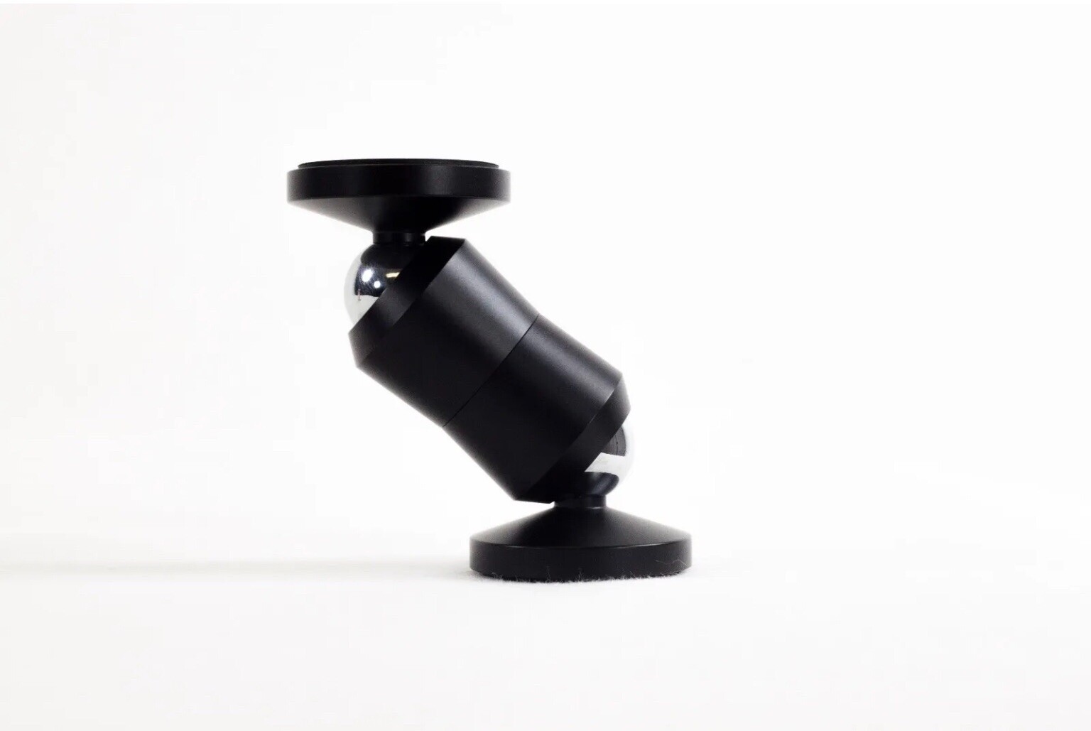 Clutchit Magnetic Movable Mount Universal Tablet and Phone Mount Matte Black