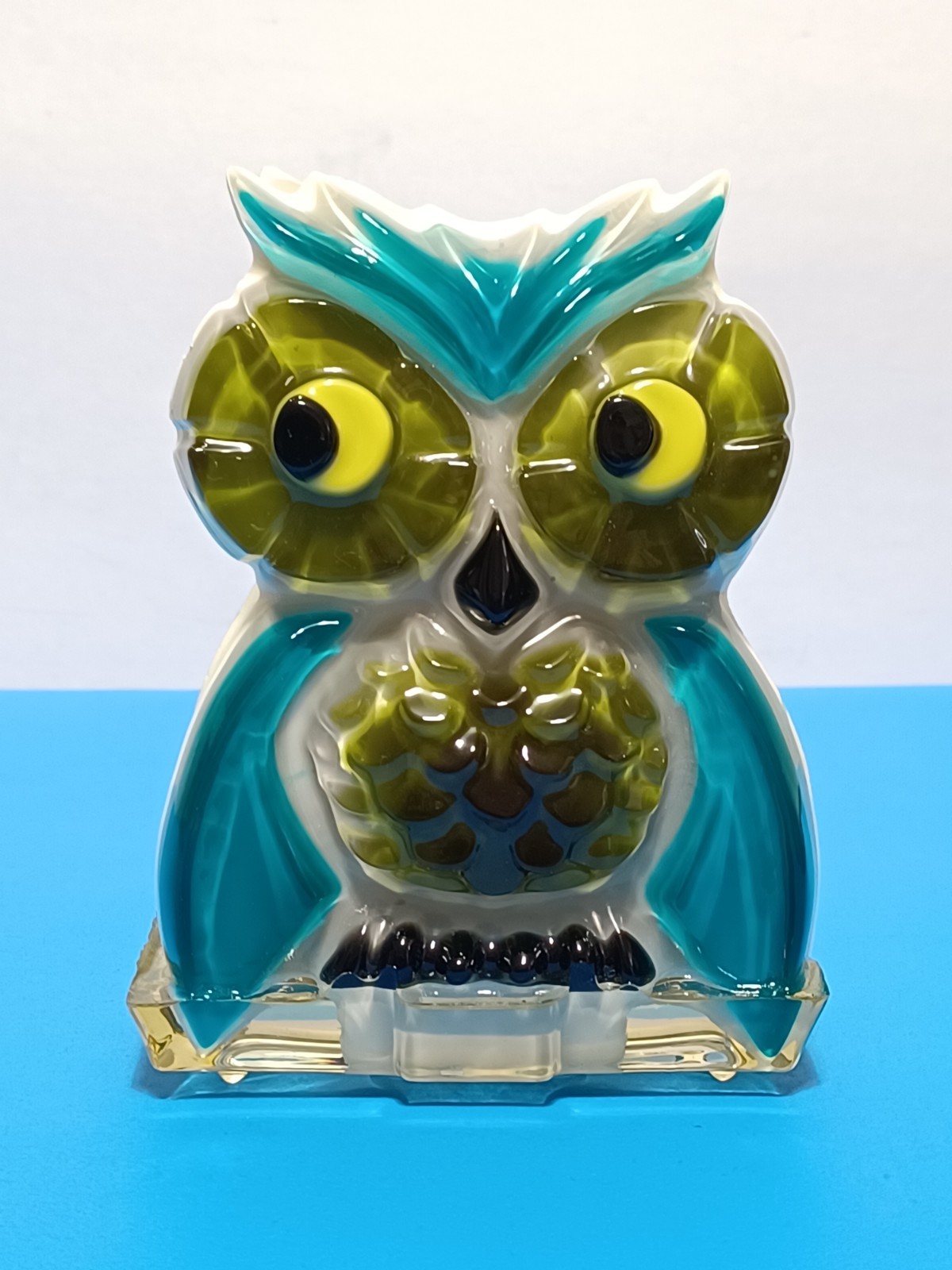 Vintage 1969 Decorative Lucite Owl Napkin /Letter Holder Blue Green ~ MINT
