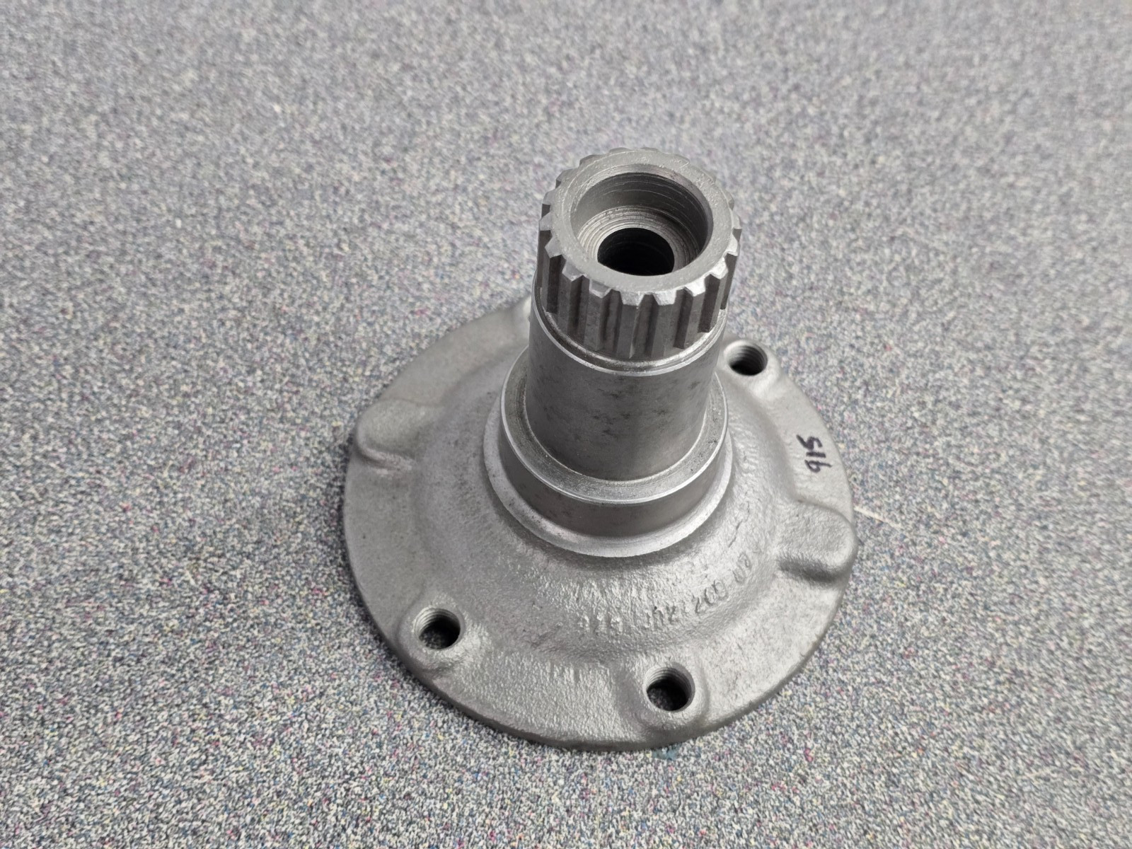NICE USED ORIGINAL GENUINE PORSCHE 911 4 BOLT INNER STUB AXLE 110mm 1972-75