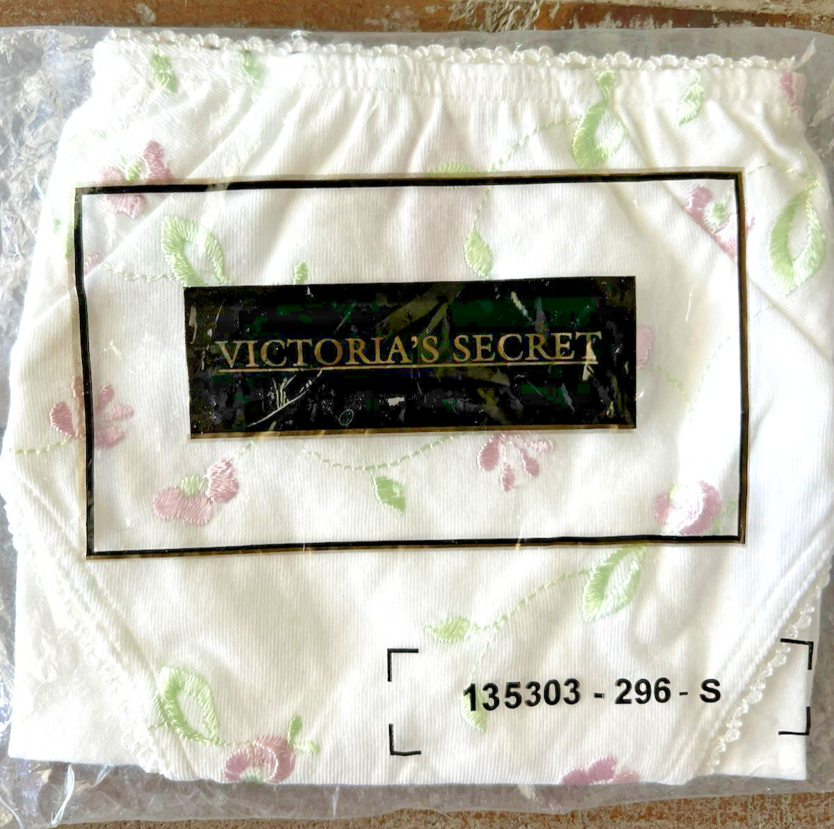 Vintage 2001 Victoria\'s Secret Floral Bikini Panties Sz S NWT NOS White Pink