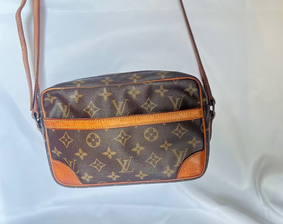 Authentic Vintage Louis Vuitton Monogram Trocadero 27 Crossbody Bag