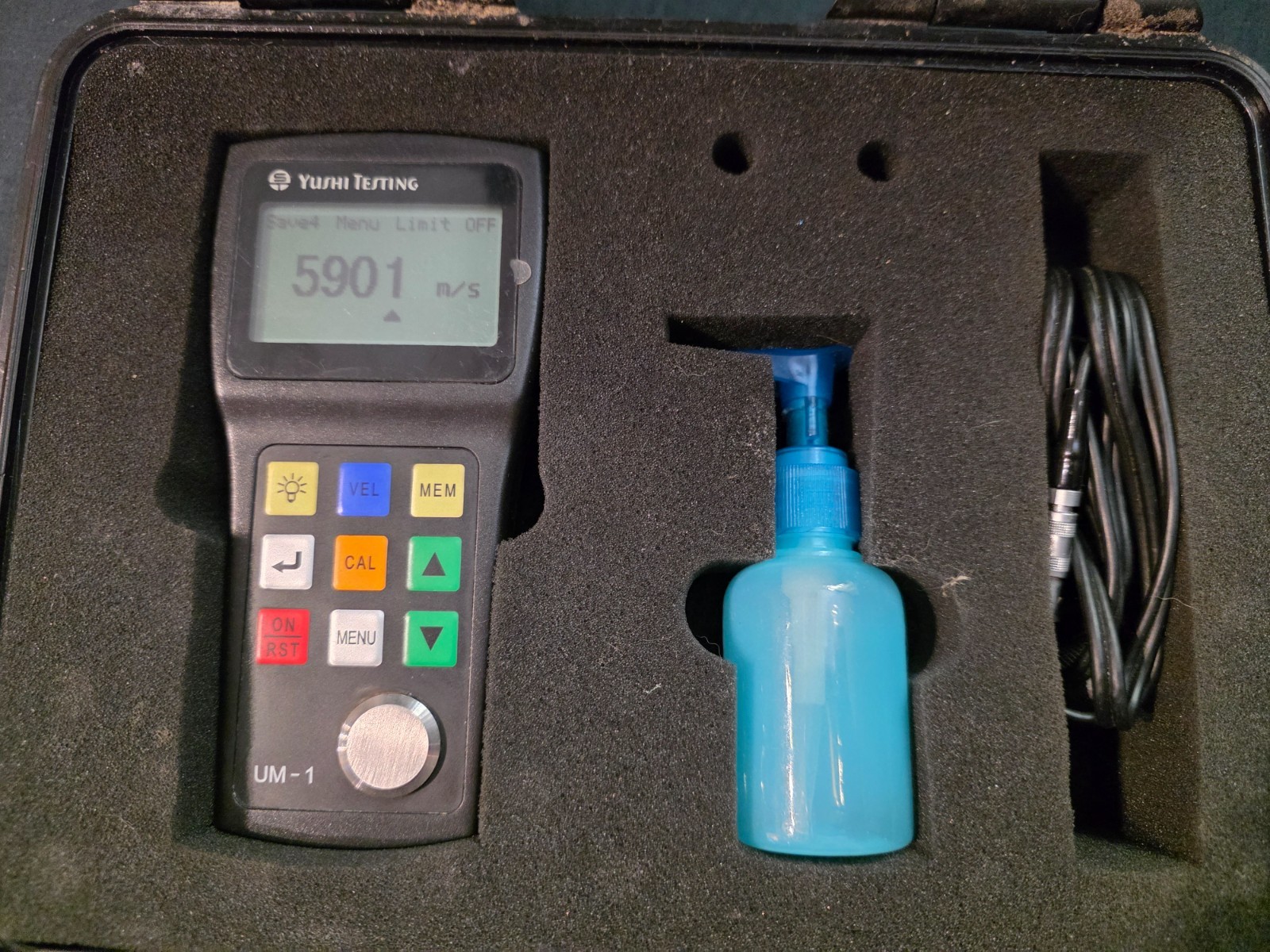 Yushi UM-1 Ultrasonic Thickness Mater / Gauge
