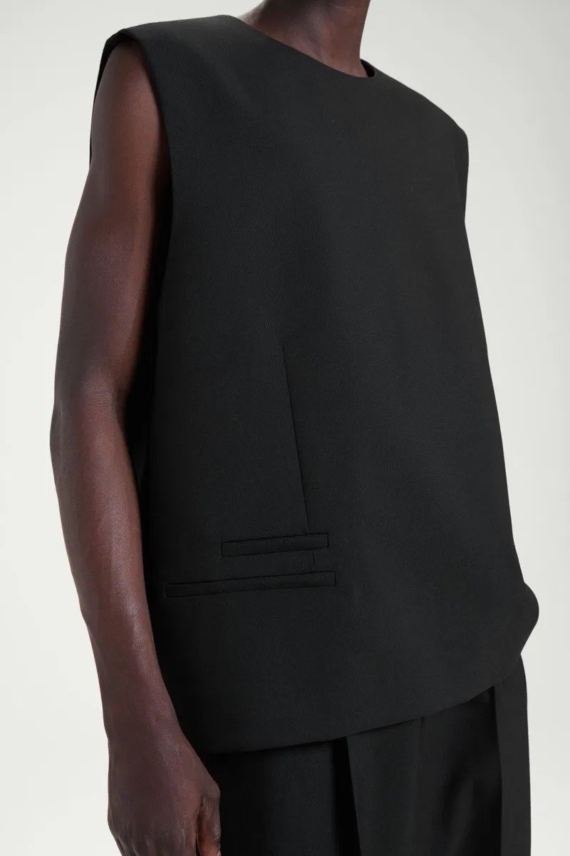 NWT COS Atelier THE TAILORED WOOL VEST Black Size L Large NWT COS Atelier THE TAILORED WOOL VEST Black Size L Large
