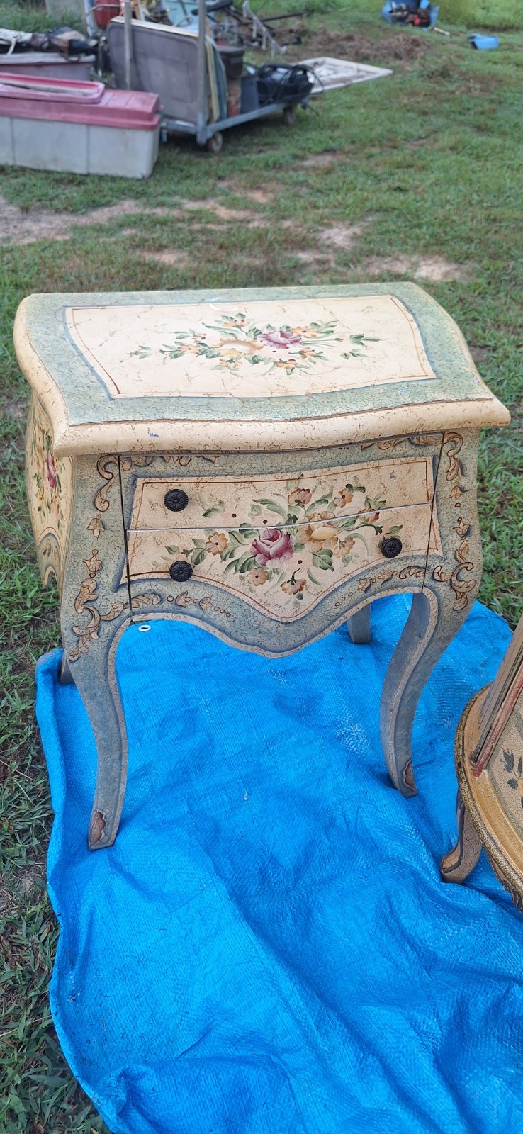 GORGEOUS ANTIQUE TABLE  2 DRAWERS