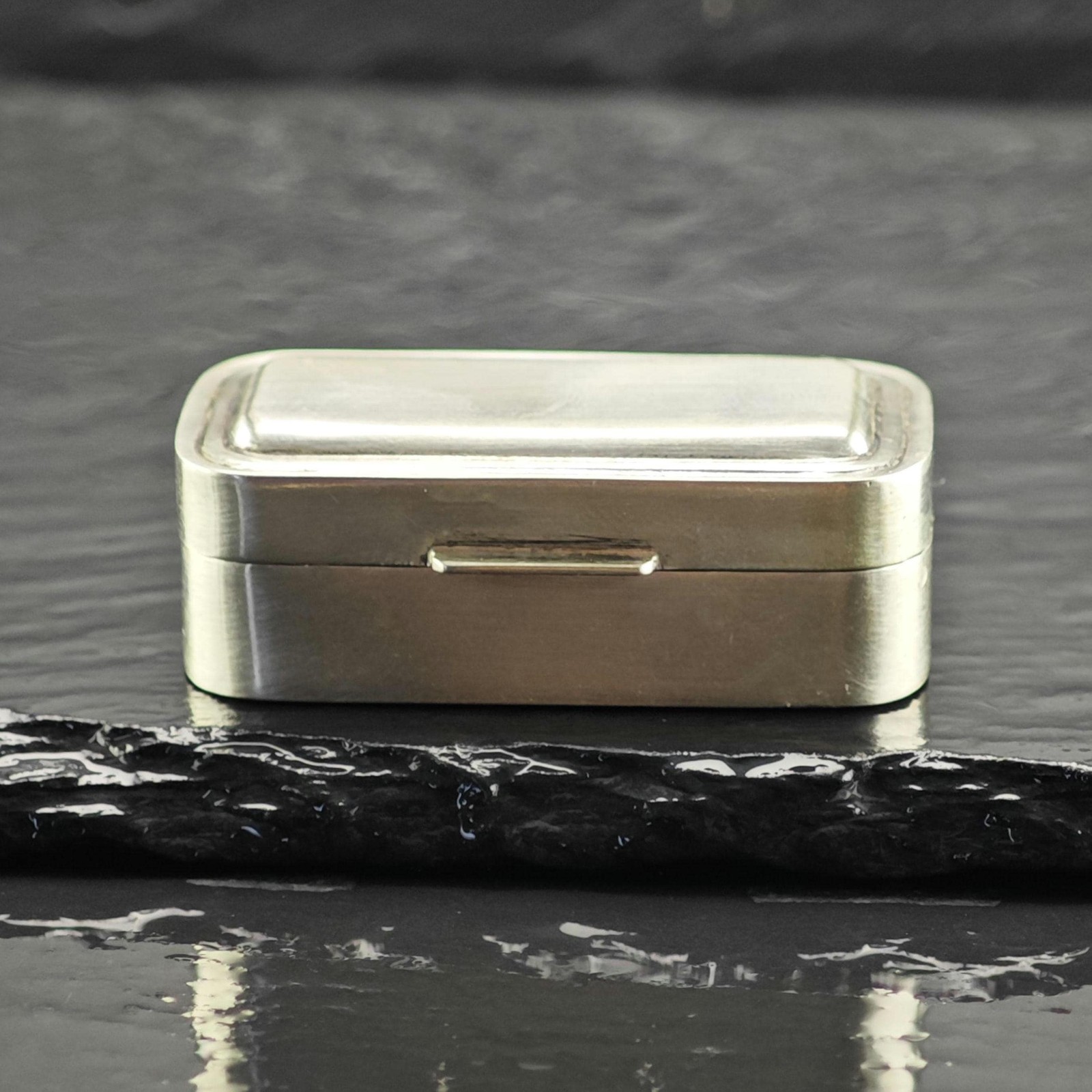 Vintage Italian 800 Silver Pill Box Sterling MISC0410 Vintage Italian 800 Silver Pill Box Sterling MISC0410