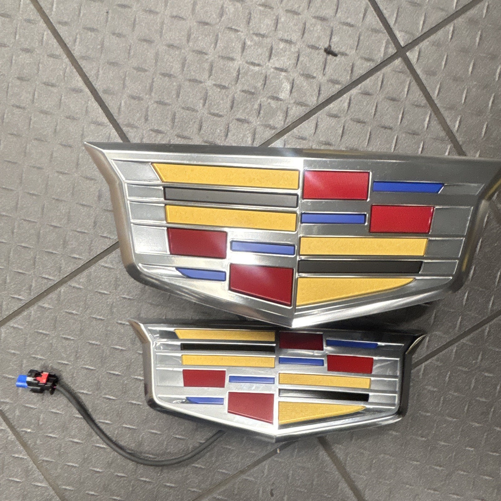 2026 Cadillac Escalade Front And Rear Emblem 2026 Cadillac Escalade Front And Rear Emblem
