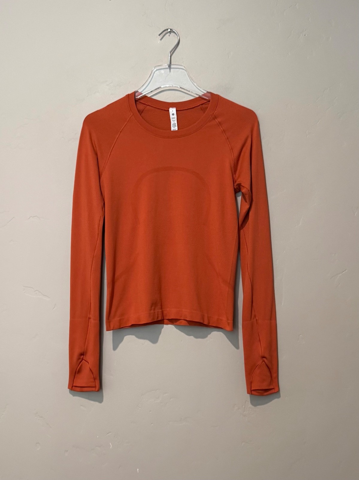 Lululemon Swiftly Tech 2.0 Race Length Womens 6 Orange Long Sleeve Shirt Lululemon Swiftly Tech 2.0 Race Length Womens 6 Orange Long Sleeve Shirt