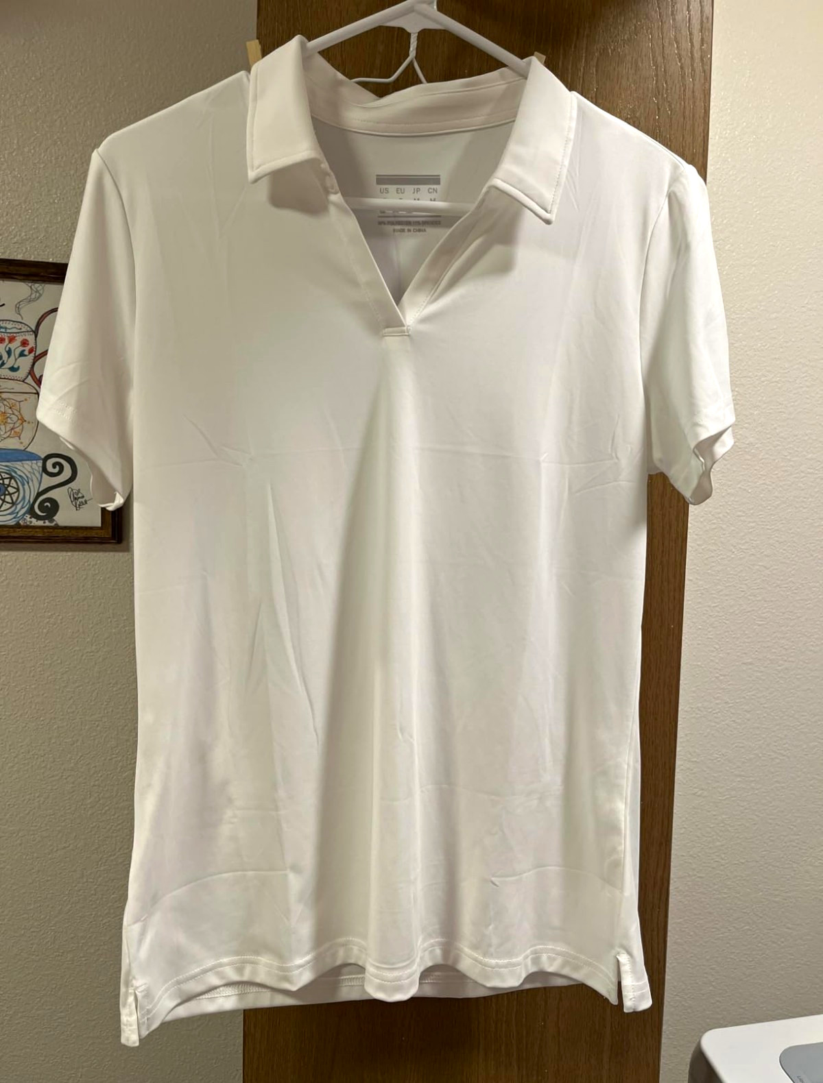 Women’s White Solid Polo Shirt, Collared Short Sleeve Pullover, Size M Women’s White Solid Polo Shirt, Collared Short Sleeve Pullover, Size M