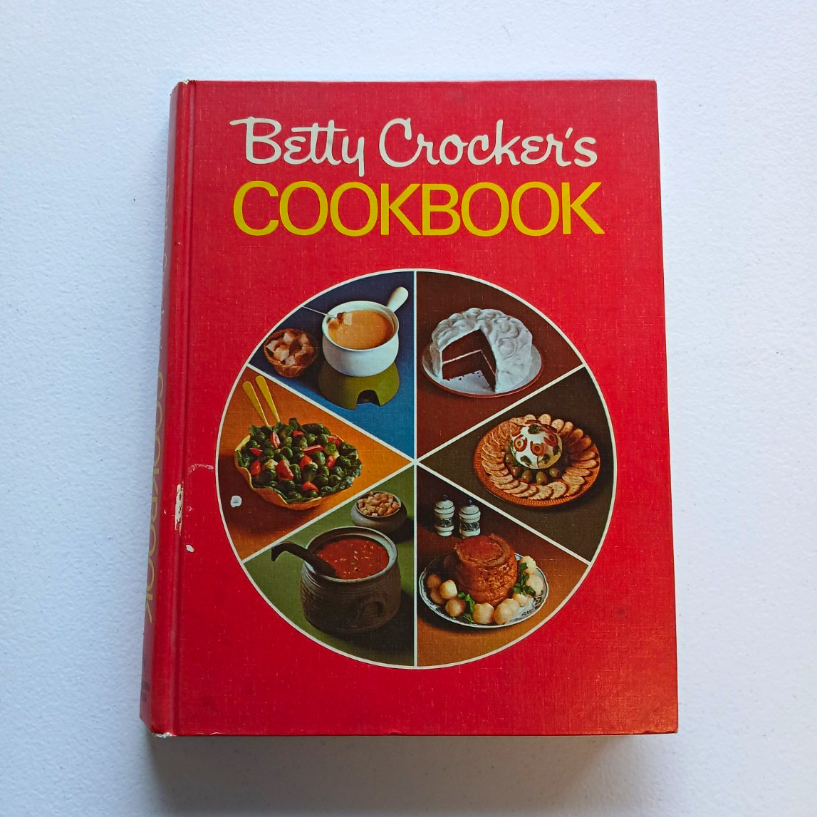 Vintage Betty Crocker Cookbook Hardcover 1974 Good Condition w/ ad in back Vintage Betty Crocker Cookbook Hardcover 1974 Good Condition w/ ad in back