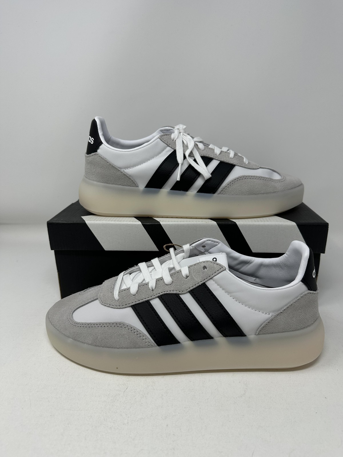 Adidas Barreda Decode Shoes Womens Size 9.5 White Suede Comfort Sneakers JR3101